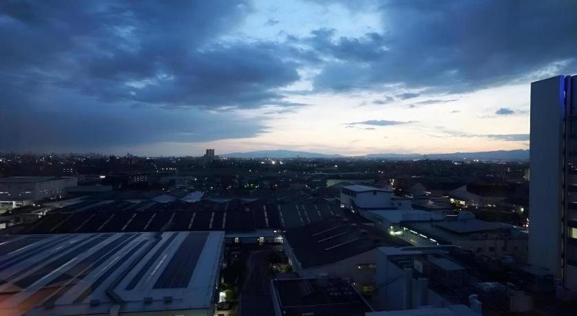 Neyagawa Trend Hotel Осака Экстерьер фото